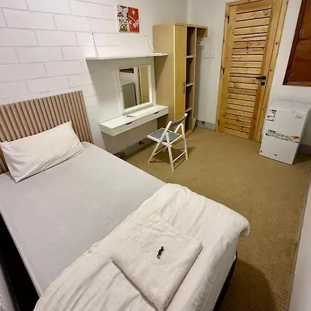 Private Rooms In Shared Beach Chalet - 1 Ras al Hadd Room photo